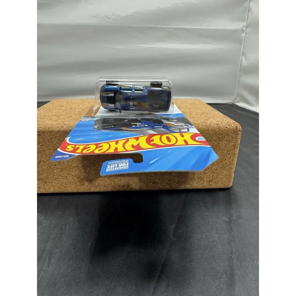 2025 Hot Wheels '19 Chevy Silverado Trail Boss LT Blue #152 HW Dirt 8/10 HYY97